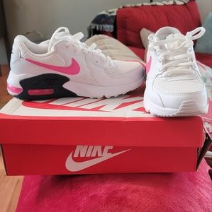 Nike air max excee